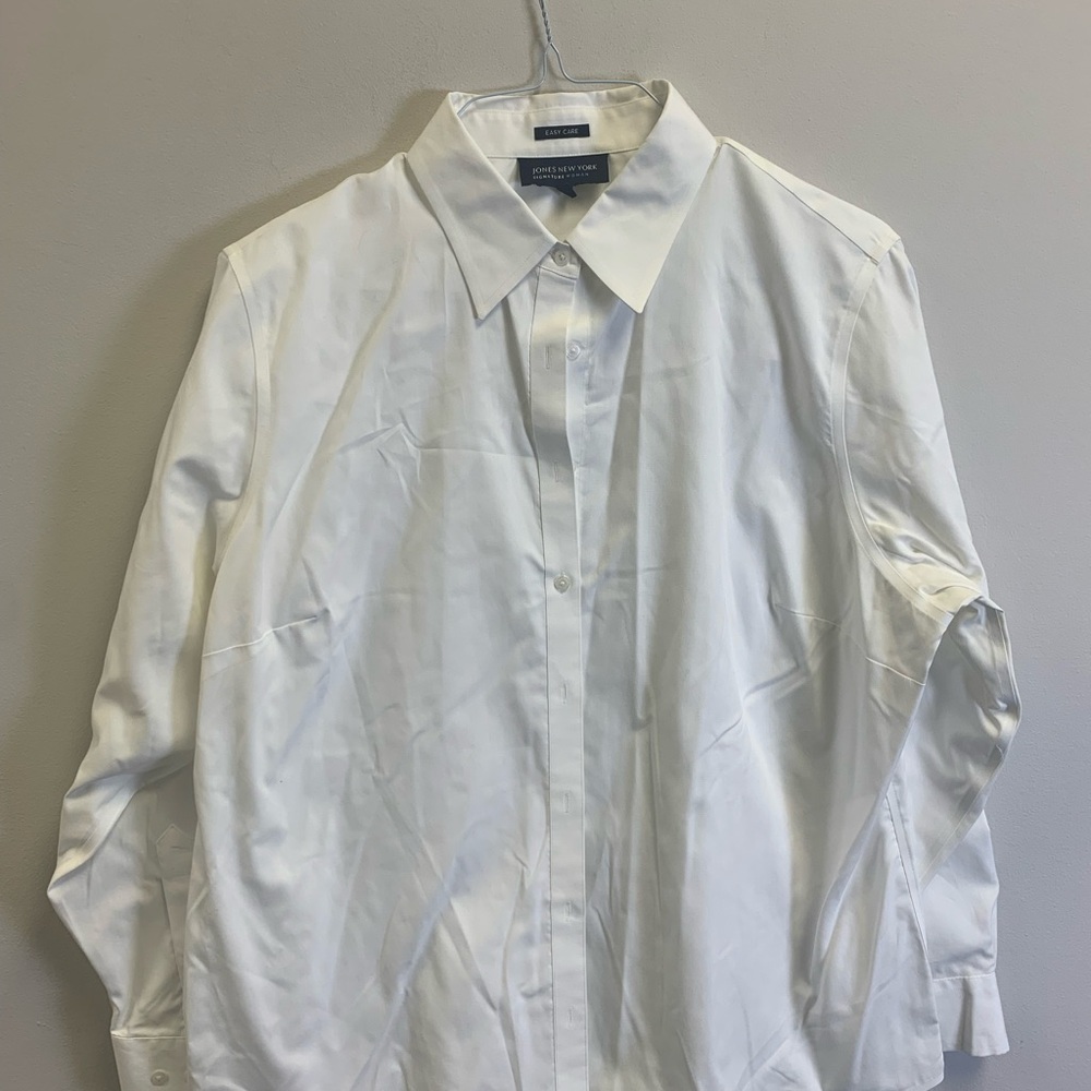 White Women's Button-Up Shirt